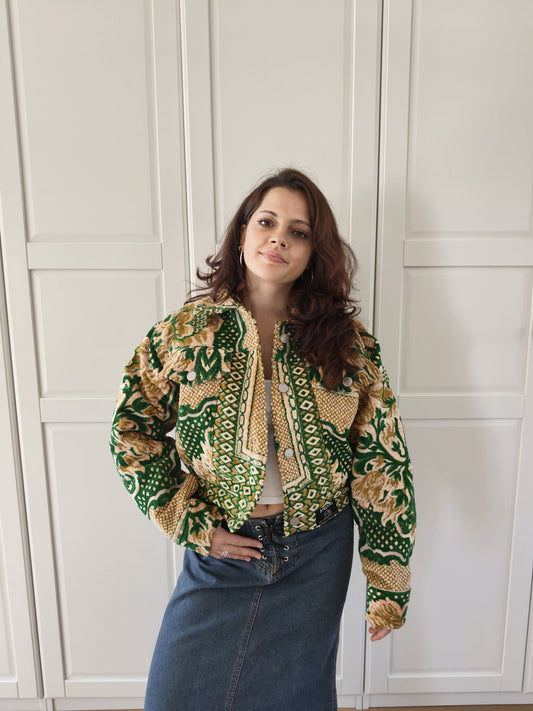 Emerald Ornament Jacket cropped S von Anouri, am Model getragen