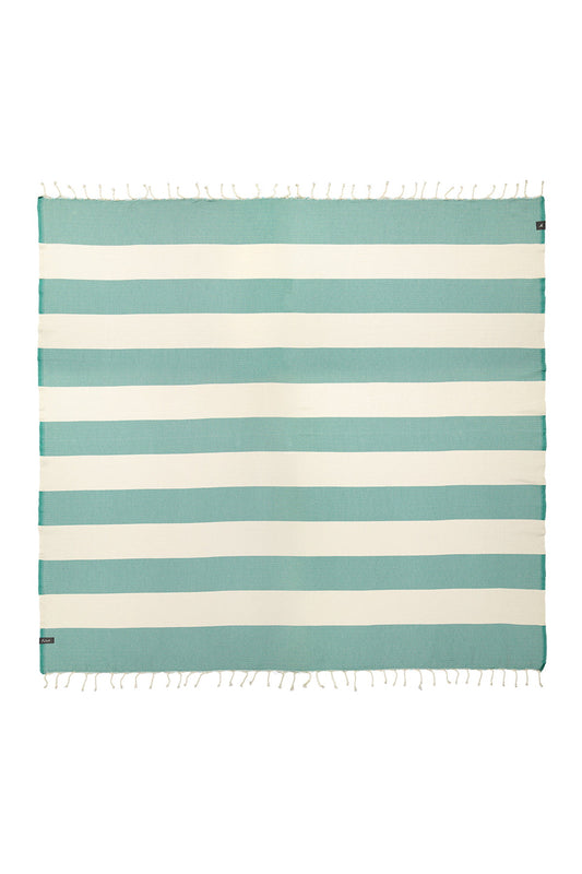 Futah Bedu Green Beach Blanket – Gesamtansicht mit grün-weissen Streifen