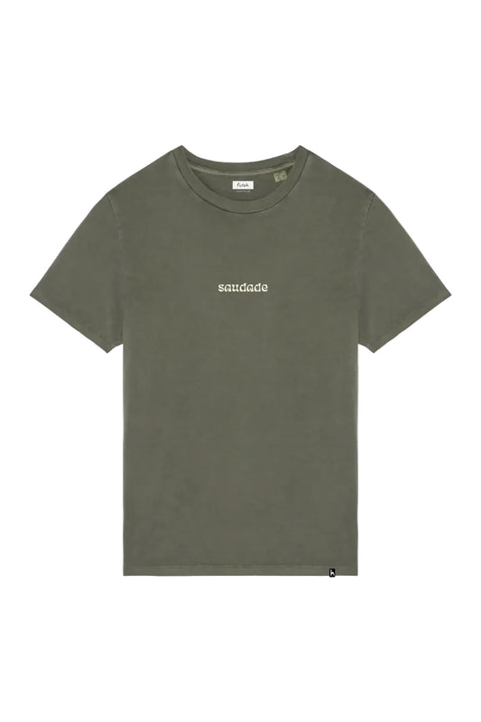 Futah Saudade T-shirt – Vorderansicht mit Saudade-Schriftzug