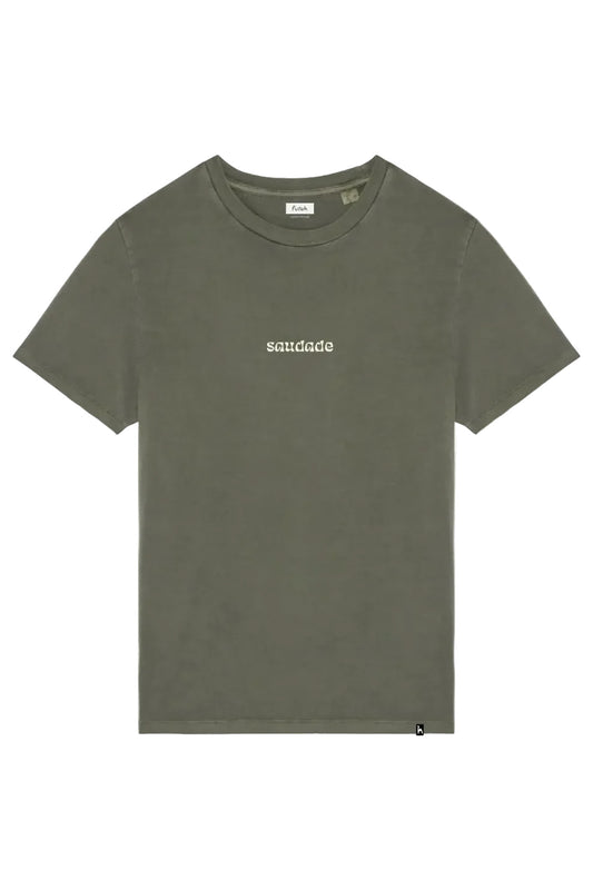 Futah Saudade T-shirt – Vorderansicht mit Saudade-Schriftzug