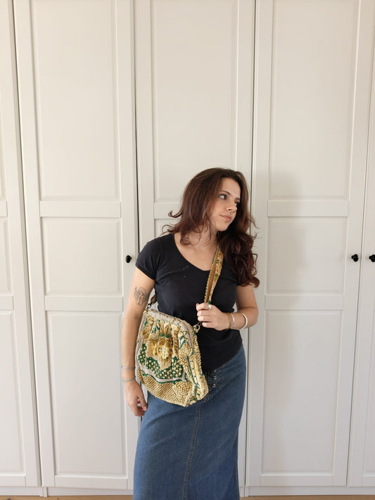 Green Bag von Anouri, am Model getragen