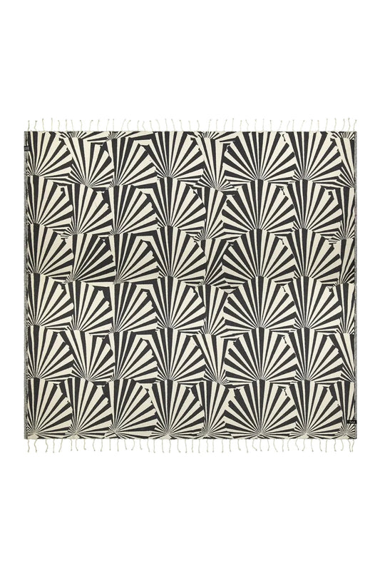 Futah Taiga Black XL Beach Towel – Gesamtansicht des Fächermusters